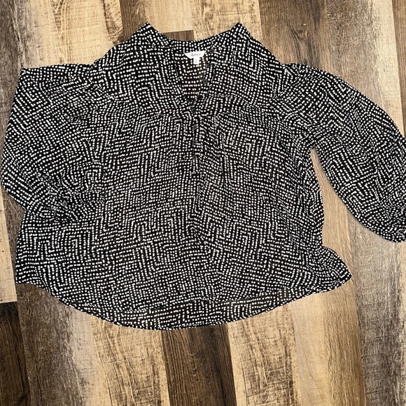 Black and White Patterned Blouse - Picture 2 of 3